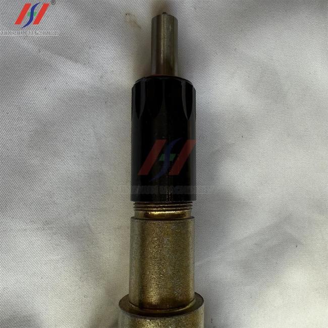 Close-up of fuel injector nozzle structure