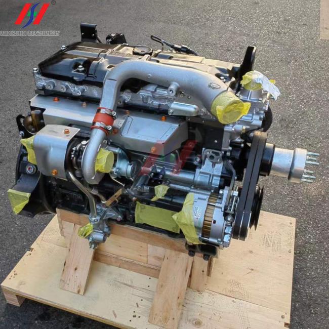 4M50-TLC3M Close-up of engine turbocharger