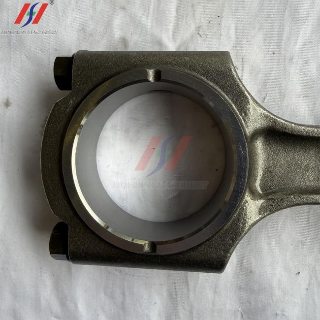 ISUZU 6BG1 engine connecting rod and crankshaft connection parts - close-up detail