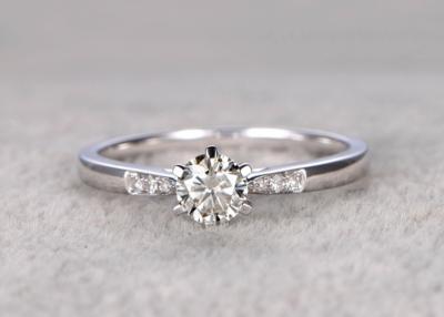 China 5mm Moissanite Real Diamond Jewellery ring White Gold Material ODM for Daily Wear for sale