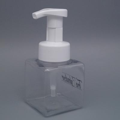 China Dispensador de espuma de botella de carcasa blanca carcasa transparente y modelo de cierre 43-410-D en venta