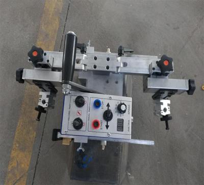 中国 U型ダブル溶接銃 MIG/MAG自動溶接トラクター U型強化肋骨溶接トラクター 販売のため