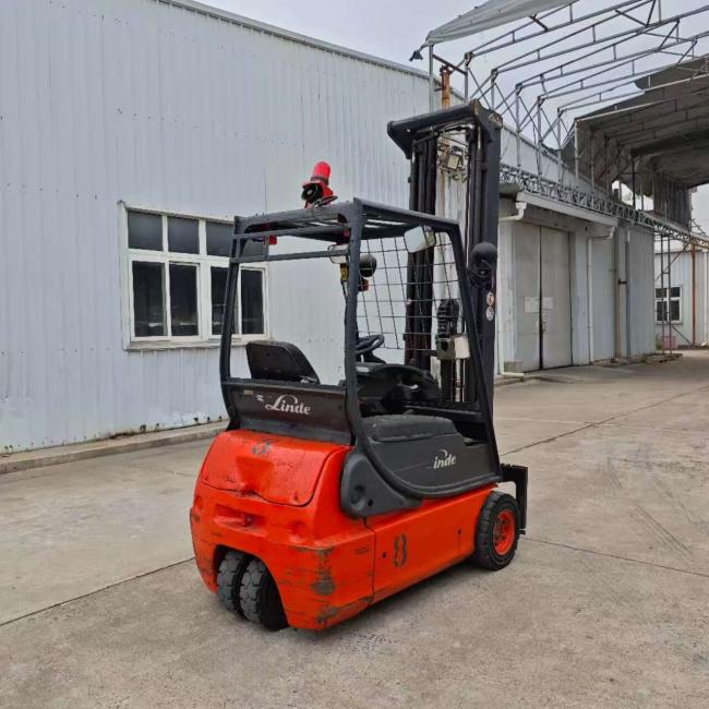 Forklift operator cabin controls