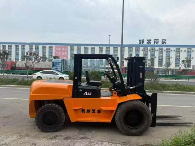 Used Hangcha 8-ton diesel forklift operational view