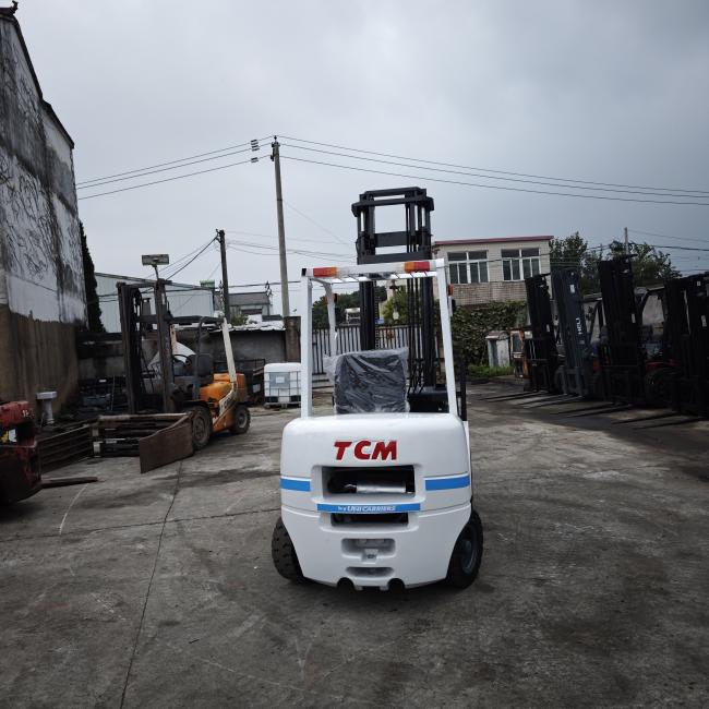Used TCM FD30 3-ton diesel forklift operational view