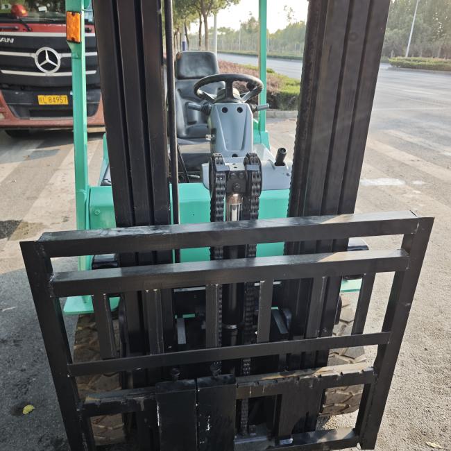 Used TCM 3-ton diesel forklift operational view