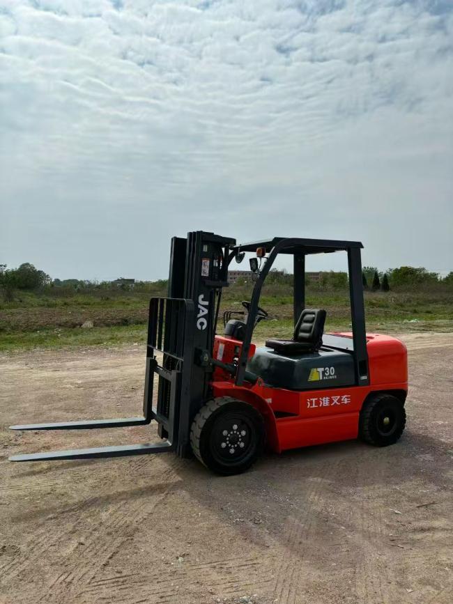 JAC T30 Diesel Forklift - Rear view