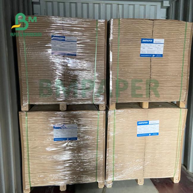 200GSM High Gloss C2S White Paper For Magazine 24'' x 36'' Uniform Surface 200GSM High Gloss C2S White Paper For Magazine 24'' x 36'' Uniform Surface
