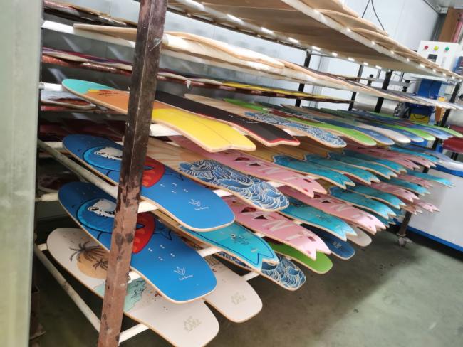 Fashion 2022 Style High Standard Quality Manufacturer Cheap Chinese Skateboard