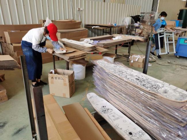 2022 New Design Multi-Color Optional 7ply Blank Canadian Maple Professional Skateboard