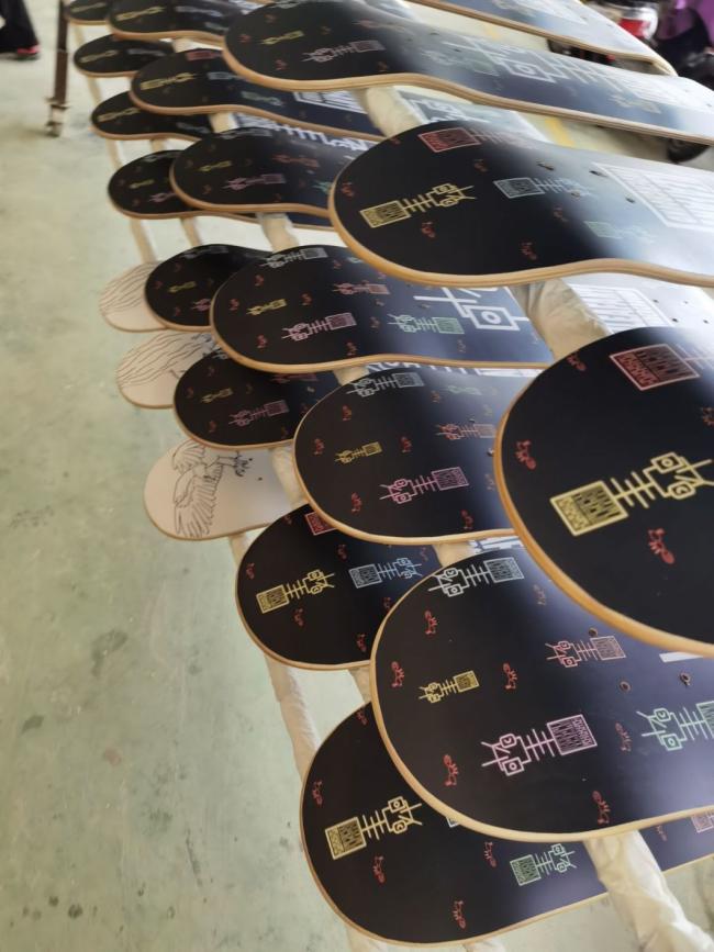 Hot Selling High Quality Popular 7ply Maple Double Kick Concave Professional Skateboard