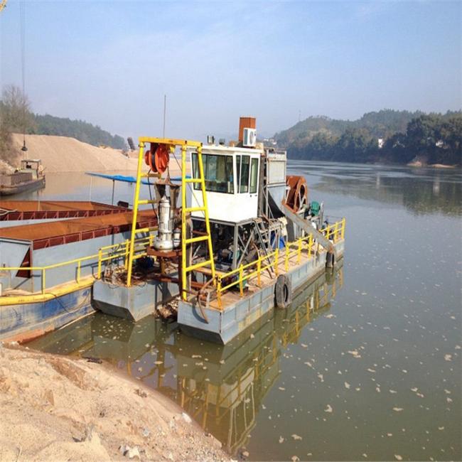 Pump Hung Dredger