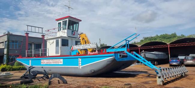Keda multi-functional workboat in operation