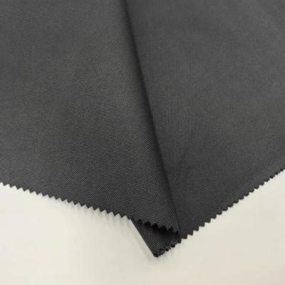 Chine 600D Sacs à main Matériau résistant au rétrécissement et durable Polyester Oxford Tissu 900D Avec revêtement TPU à vendre