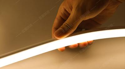 China Die Neonseil-Licht-Flex Tube-Oberseitebiegung, die Flex des Silikons 24V beleuchtet, führte Neonseil zu verkaufen