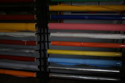 中国 多彩な0.4mm耐火性のガラス繊維の溶接の布のガラス繊維の布ロール 販売のため