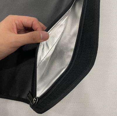 China 9.8 x 13.4 Inch Fireproof File Bag Money Holder Set Zipper Closure 1832 °F for sale