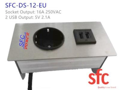 China 5v 2.1A integró la toma de corriente tablero de los muebles con el solo enchufe de la UE/la carga por USB dual en venta
