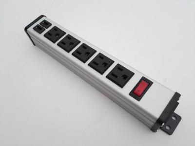 China Tira plana del poder del enchufe de la mesa 5 con el cargador USB, multitoma 5v 2.4A/1A de 5 zócalos en venta
