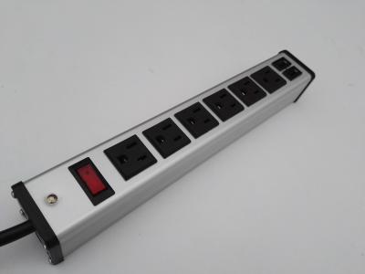 China Zócalo multi del enchufe del mercado de 6 maneras con el cargador dual del puerto de USB con en de control del interruptor en venta