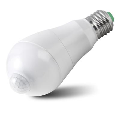 China PIR Motion Detector Bulbs Outdoor 3000K-6500k Motion Sensor Light Bulb E27 for sale