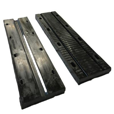 China TR80 Rubber Bridge Expansion Joint Moulding Rectangular Road Plate for sale