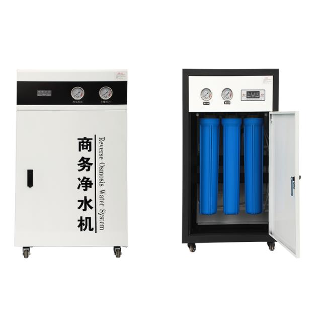 Stainless steel water tank and connections