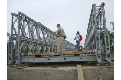 Китай Подгонянный мост Bailey стабилности палубы тимберса стальной/портативный стальной мост CB100, CB200 продается