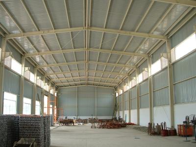 Chine Les biens portatifs Pré-ont machiné le bâtiment, grange légère de hangar de partie métallique à vendre