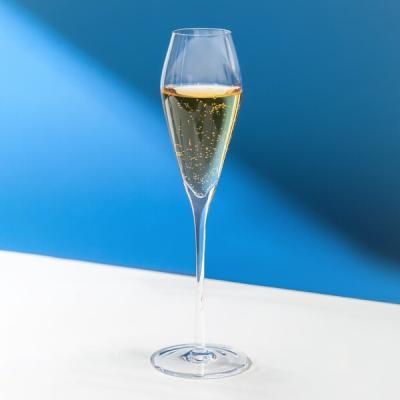 中国 スパークリング ワインのガラス飲むゴブレット8オンスの水晶チューリップのシャンペン ガラス 販売のため