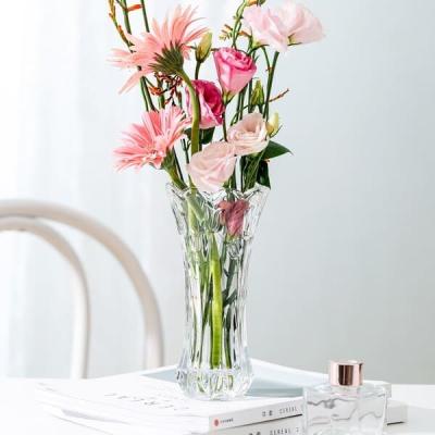 China Tulip Shaped Glass Vases Machine pressionou a altura Crystal Glass Flower Vase de 19.8cm à venda