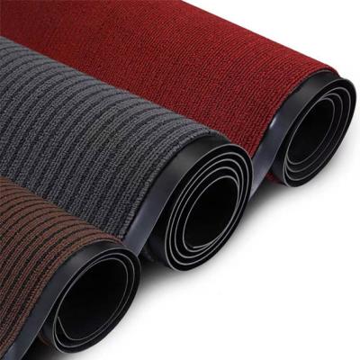 Chine 24 nattes extérieures de tapis de pouce de polypropylène commercial de large de coureur à vendre