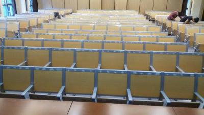 Chine L'école de meubles d'université a fixé le Tableau et le bureau de salle de classe d'échelle de chaise/salle de conférences à vendre