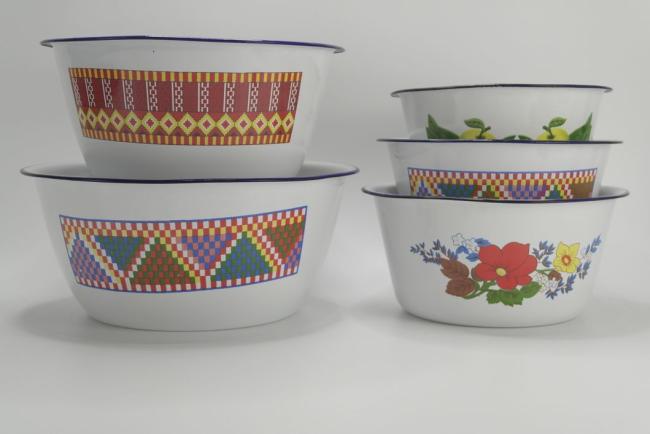Wholesale 2024 New Kitchenware Enamel Basins with Pattern Porcelain Enamel Enamelware Wash Salad Cake Noodles Soup Bowl