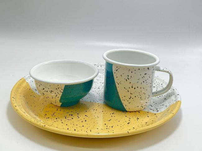 Creative Camping Party Design Enamel Dinnerware Set Enamel Soup Pot Round Plate Mug Bolw Set Metal Steel Mug Cup Bowl Sets