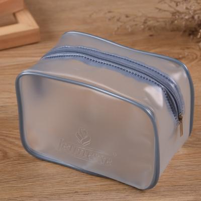 China Clear Pvc Toiletry Bag Waterproof Women'S  Zipper Makeup Bag Custom Logo for sale
