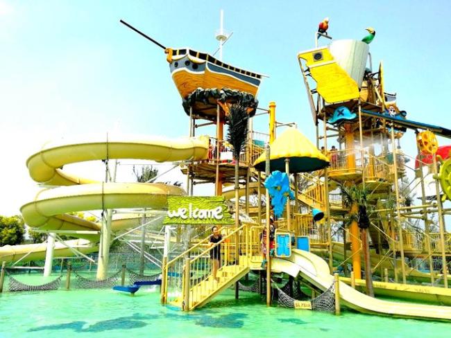 50 Persons 30m3/H Aqua Playground Pirate Ship Water House 0