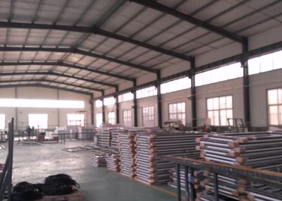 China Estructura de acero galvanizada Warehouse con edificio de la historia del diseño del techo del descenso el solo en venta