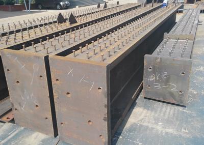 中国 Oemの鋼鉄製作はスタッドによって重い鉄骨構造フレームの多階を整備します 販売のため