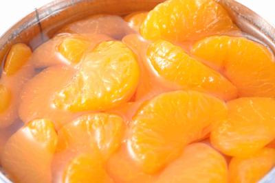 China La mandarina conservada al por mayor divide en segmentos para la torta que cuece en venta