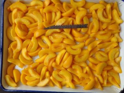 中国 規則的な軽いシロップのより低く血糖および脂質の菓子によって缶詰にされる黄色いモモ 販売のため