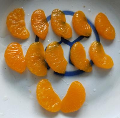 Китай Законсервированный апельсин мандарина в светлом сиропе/в тяжелом начале Китая вкуса законсервированного плода пакета олова сиропа свежем продается