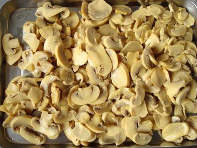 Chine A10 a mis en boîte les morceaux découpés en tranches de champignons et refoule des champignons 2840 grammes à vendre