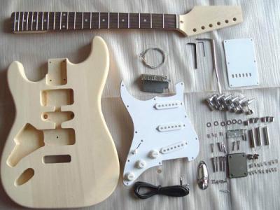 中国 未完成のフェンダー ST DIY のエレキ ギターのキットの左利きのギター AG-ST2-L 販売のため