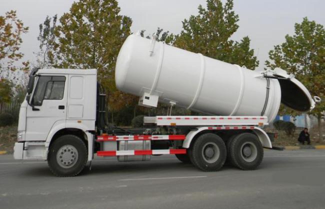 20CBM LHD 336HP Sewage Suction Truck With Time Saving Vacuum Pump