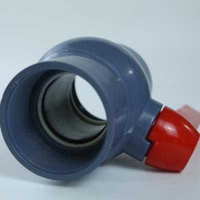 China Válvula de bolas de PVC de doble filamento ligera resistente a la corrosión Válvula de bolas de PVC de unión en venta