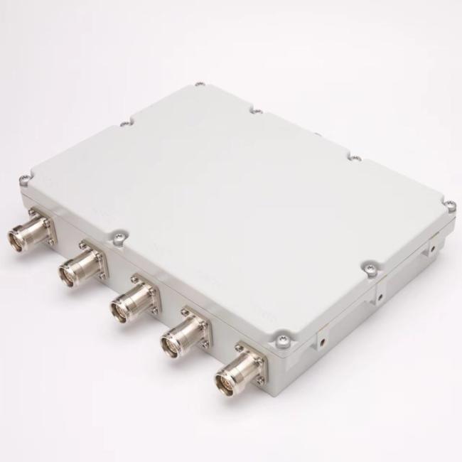 China RF Combiner Coaxial Attenuator Factory and Manufacturers DIN Type Male to Female 1710-1880 1920-2170 2300-2400 2500-2700MHz