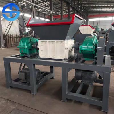 China 600kg/H 800kg/H Dual Shaft Shredder For Wood Leftovers 2*15kw Power for sale