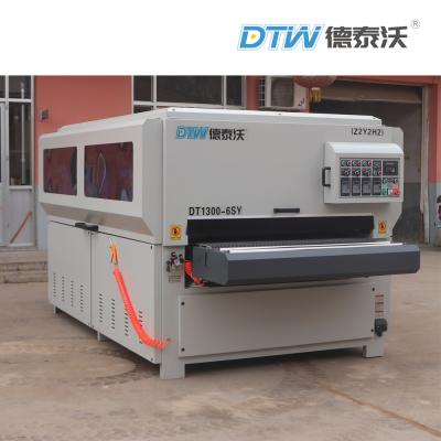 中国 DTWMACのブラシの研摩機を切り分ける木製の表面の終わり機械DT1300-6SYプライマーは紙やすりで磨く機械製造業者にブラシをかける 販売のため