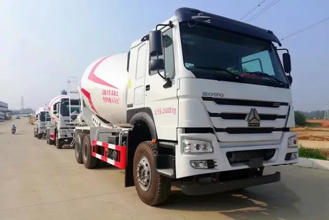 Sinotruk HOWO 10cbm 12cbm Concrete Cement Mixer Truck for Sale